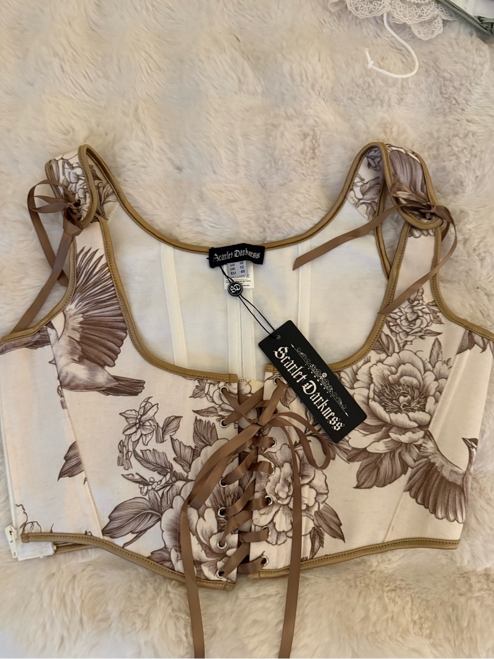 Scarlet Darkness Floral Lace-Up Crop Top in Beige Brown